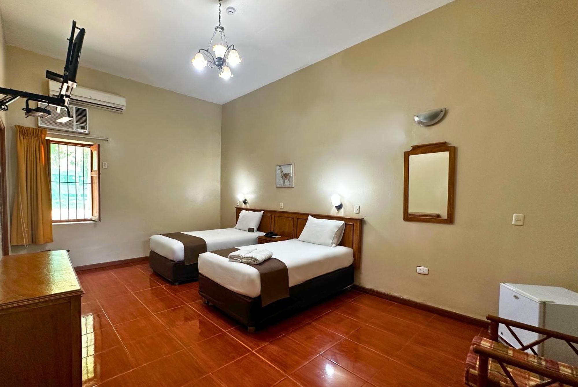 Dm Hoteles Mossone - Ica Buitenkant foto