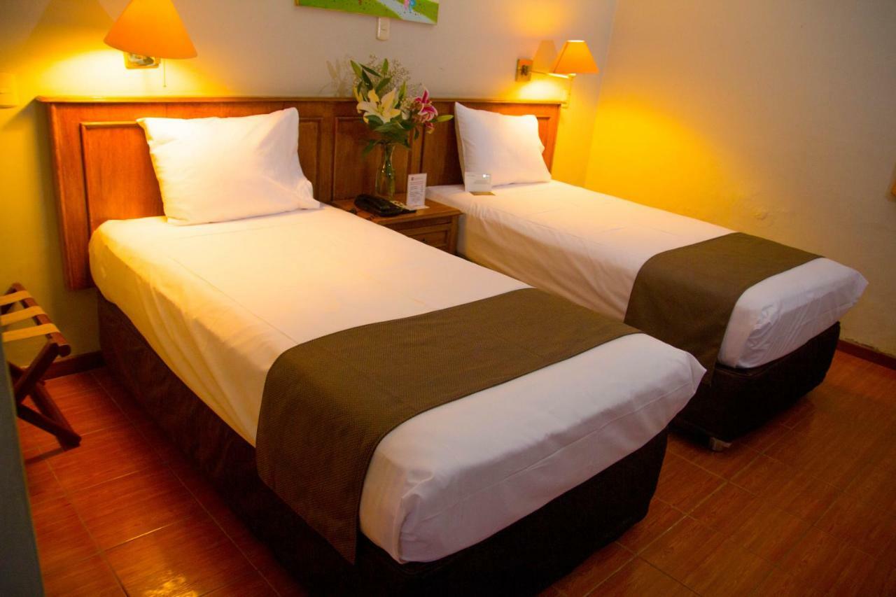 Dm Hoteles Mossone - Ica Buitenkant foto